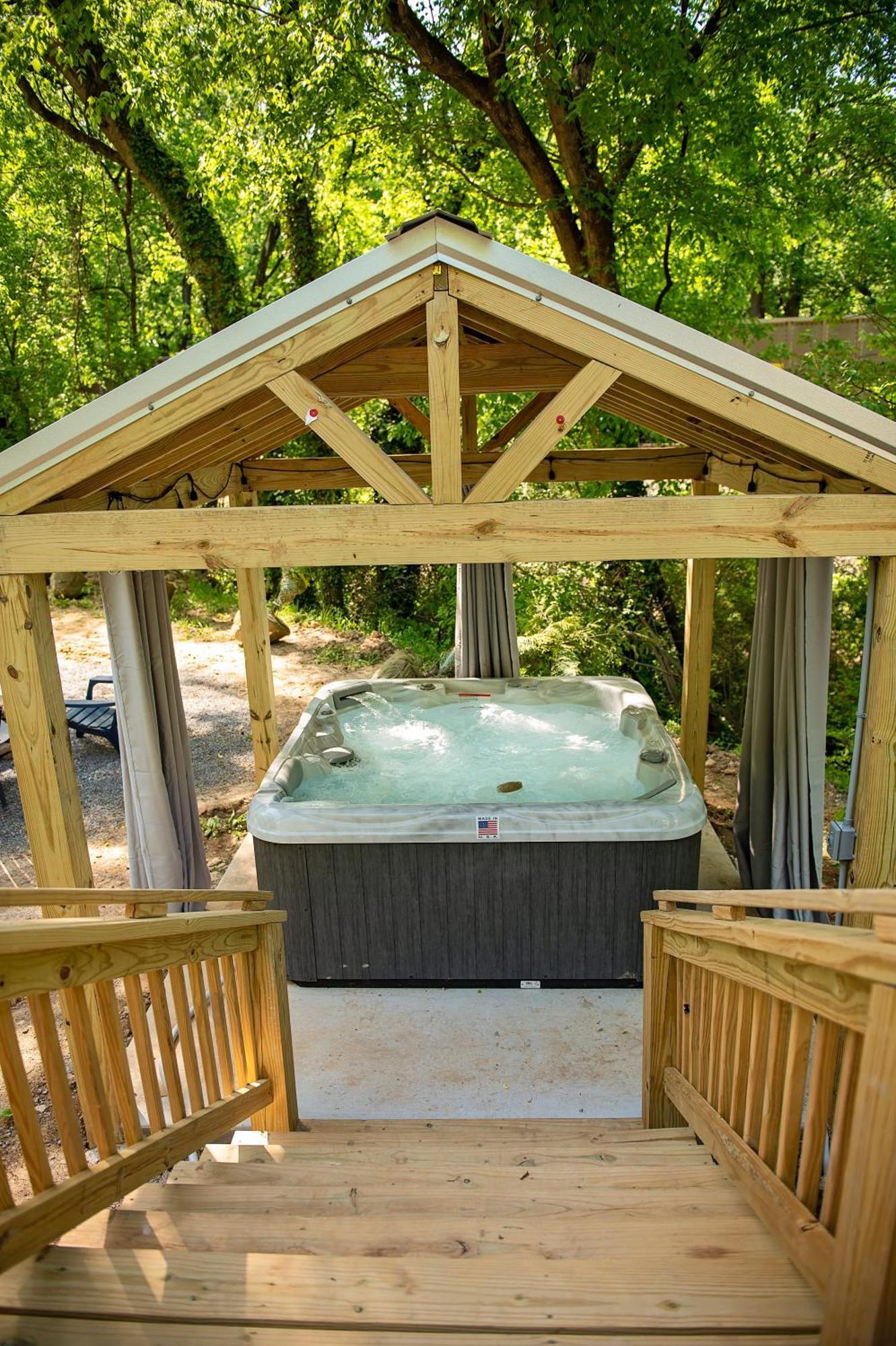 Meg Cabin Tiny Rustic Comfort On Lookout Mtn Chattanooga Exterior photo