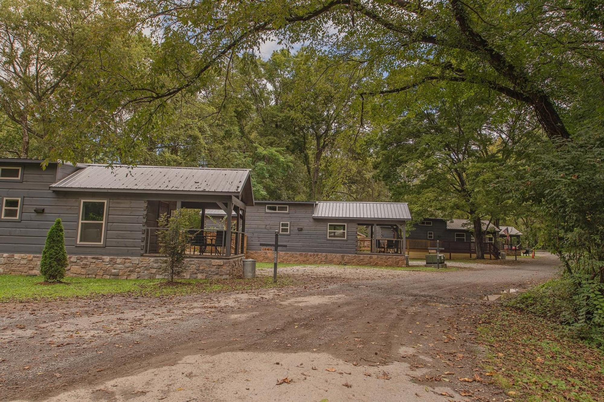 Meg Cabin Tiny Rustic Comfort On Lookout Mtn Chattanooga Exterior photo