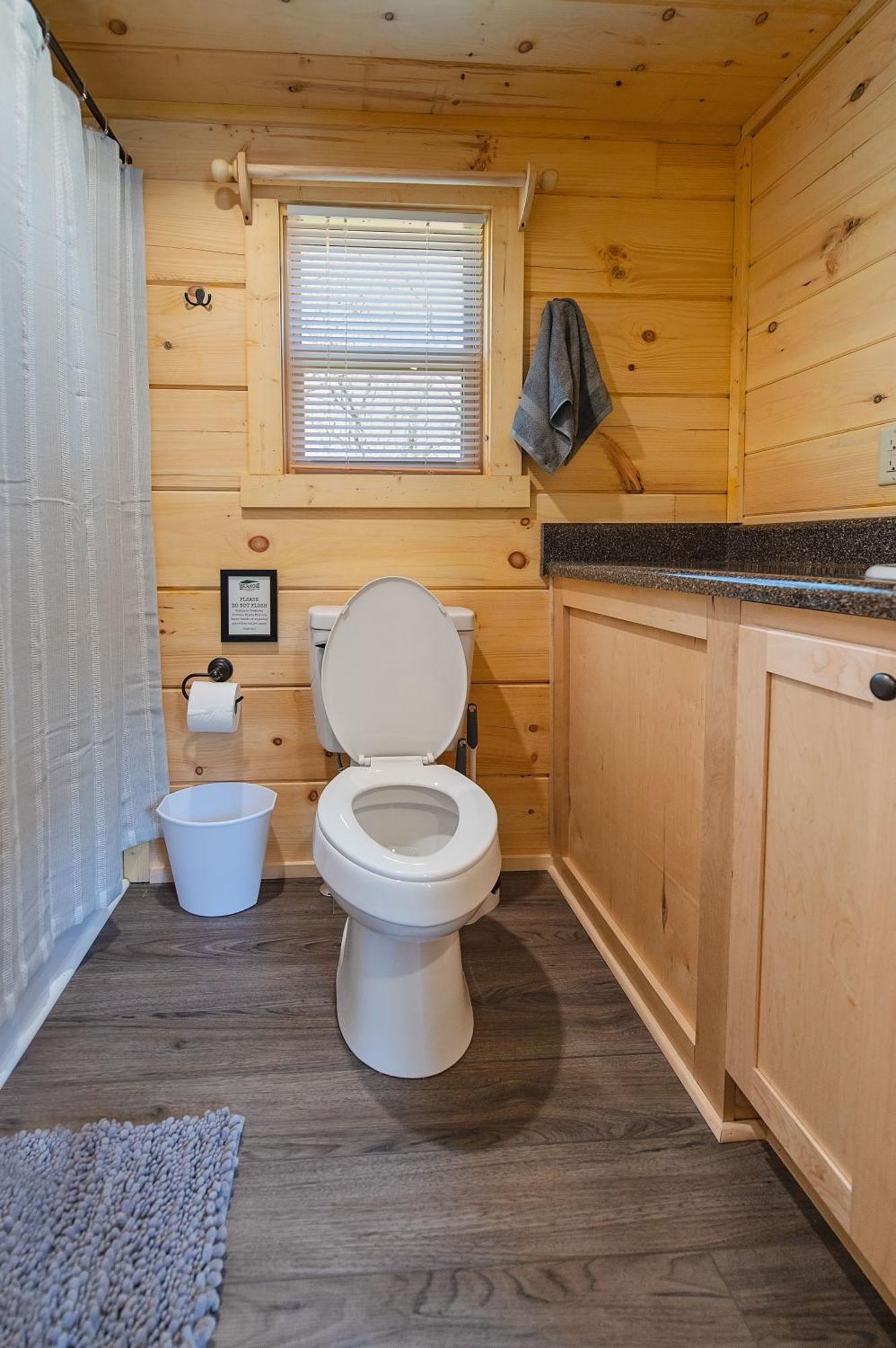 Meg Cabin Tiny Rustic Comfort On Lookout Mtn Chattanooga Exterior photo