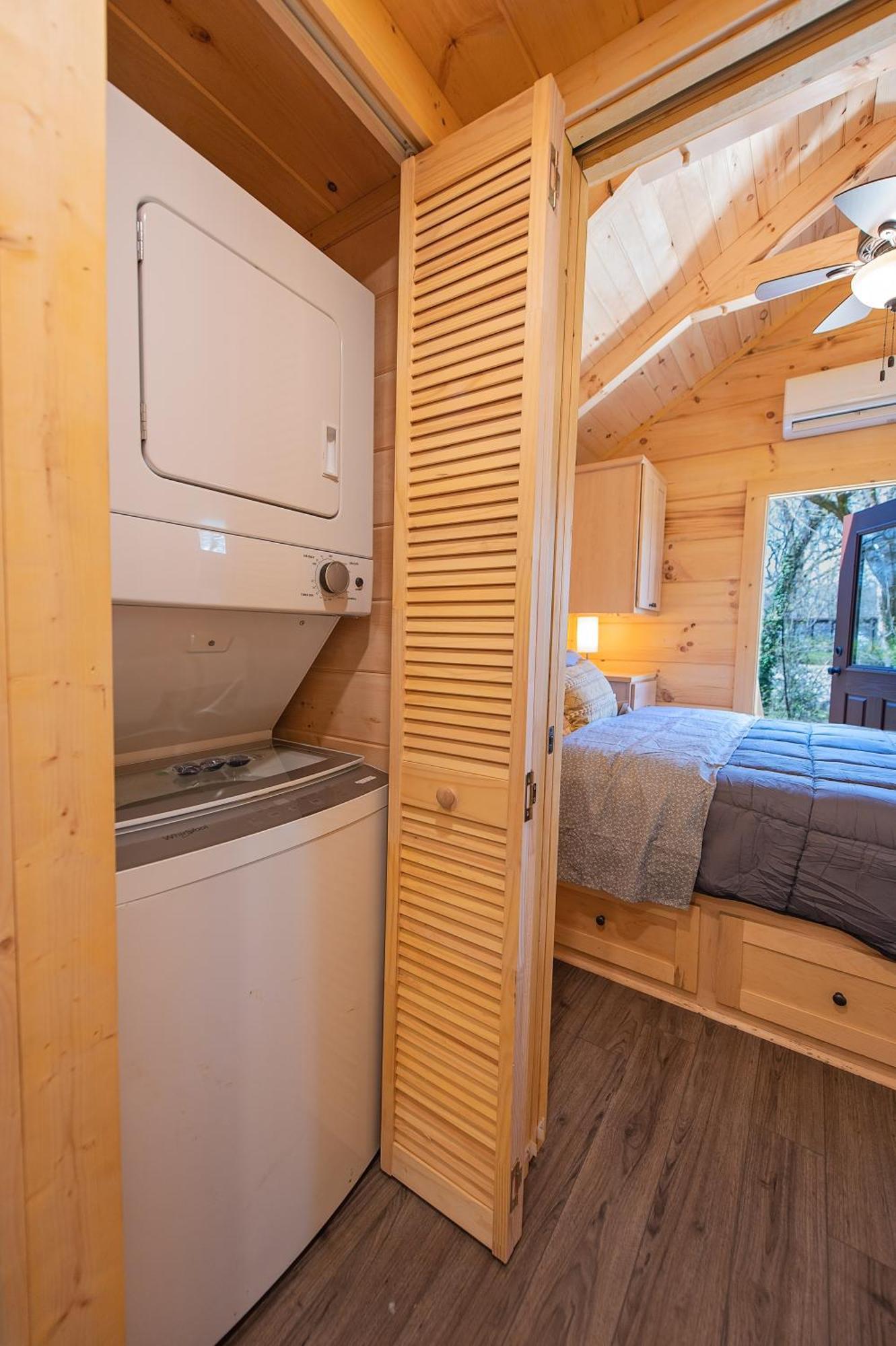 Meg Cabin Tiny Rustic Comfort On Lookout Mtn Chattanooga Exterior photo