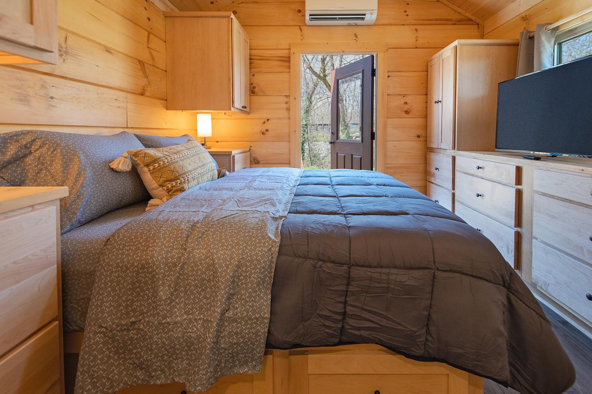 Meg Cabin Tiny Rustic Comfort On Lookout Mtn Chattanooga Exterior photo