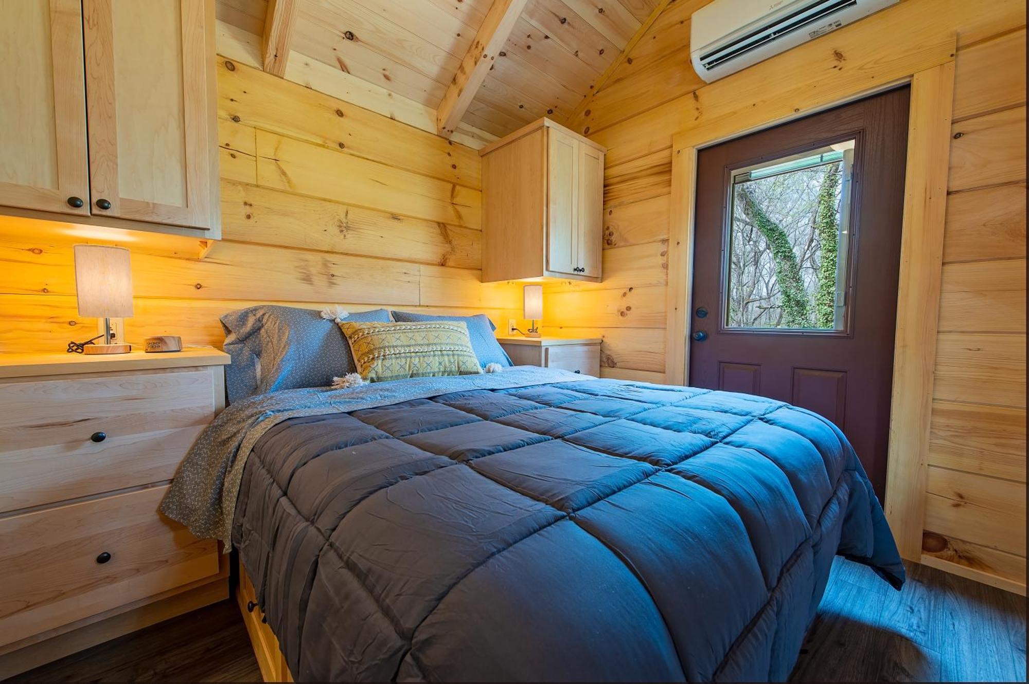 Meg Cabin Tiny Rustic Comfort On Lookout Mtn Chattanooga Exterior photo